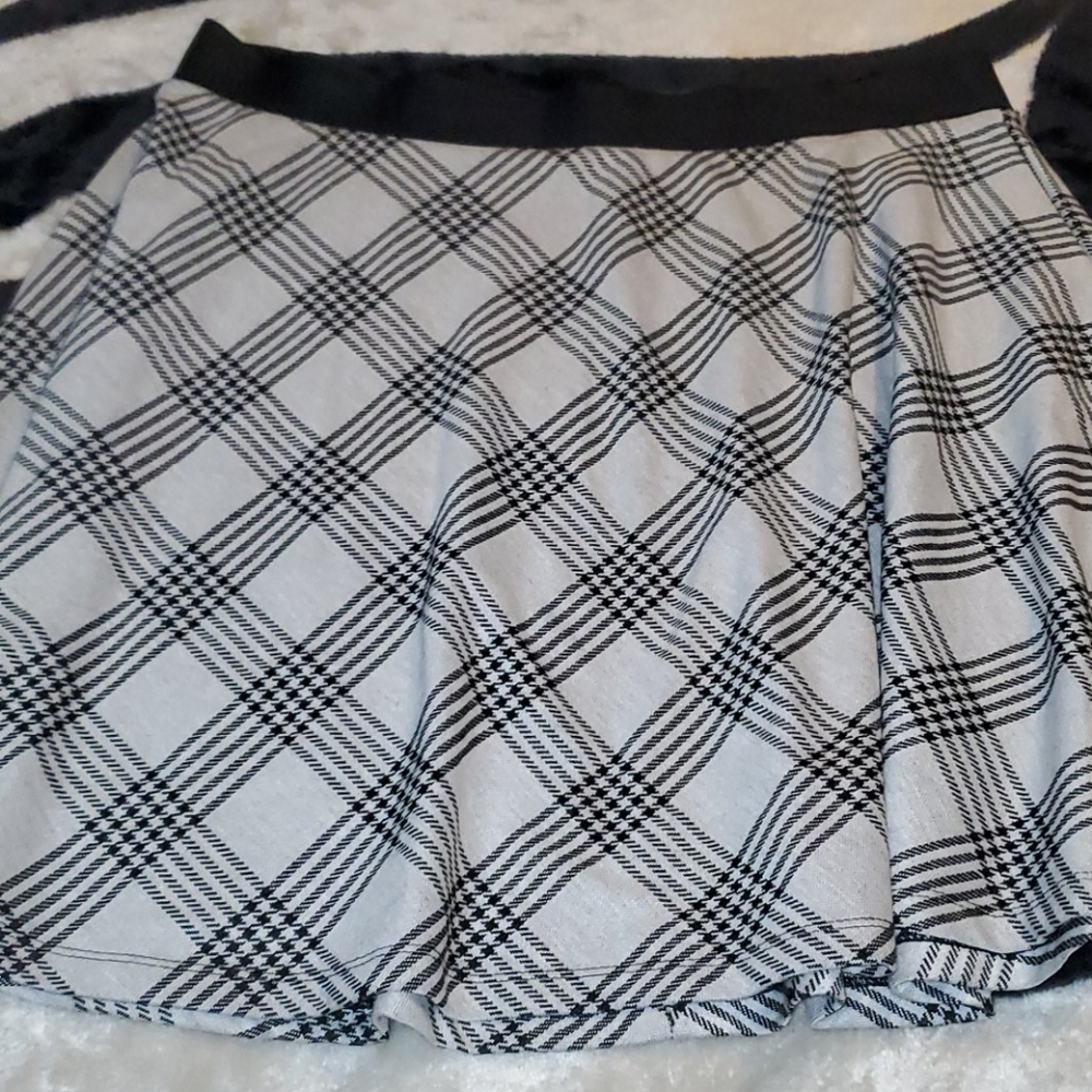 Torrid white plaid skater skirt sz 2x